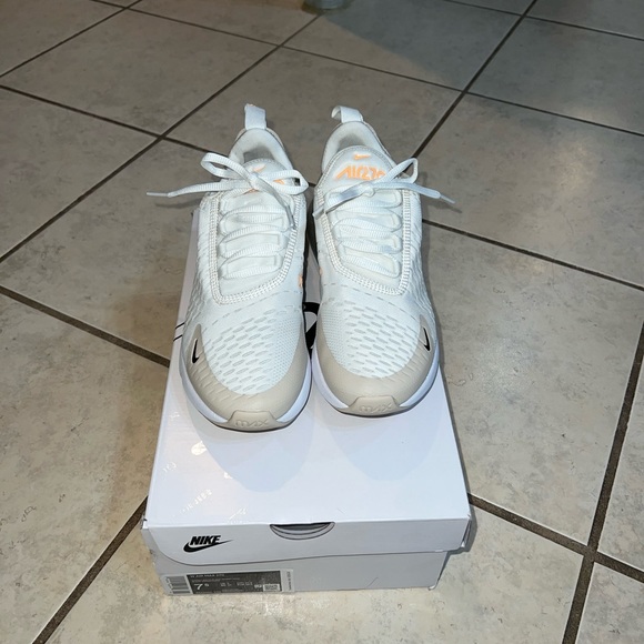 Nike air max 270. - Picture 4 of 8